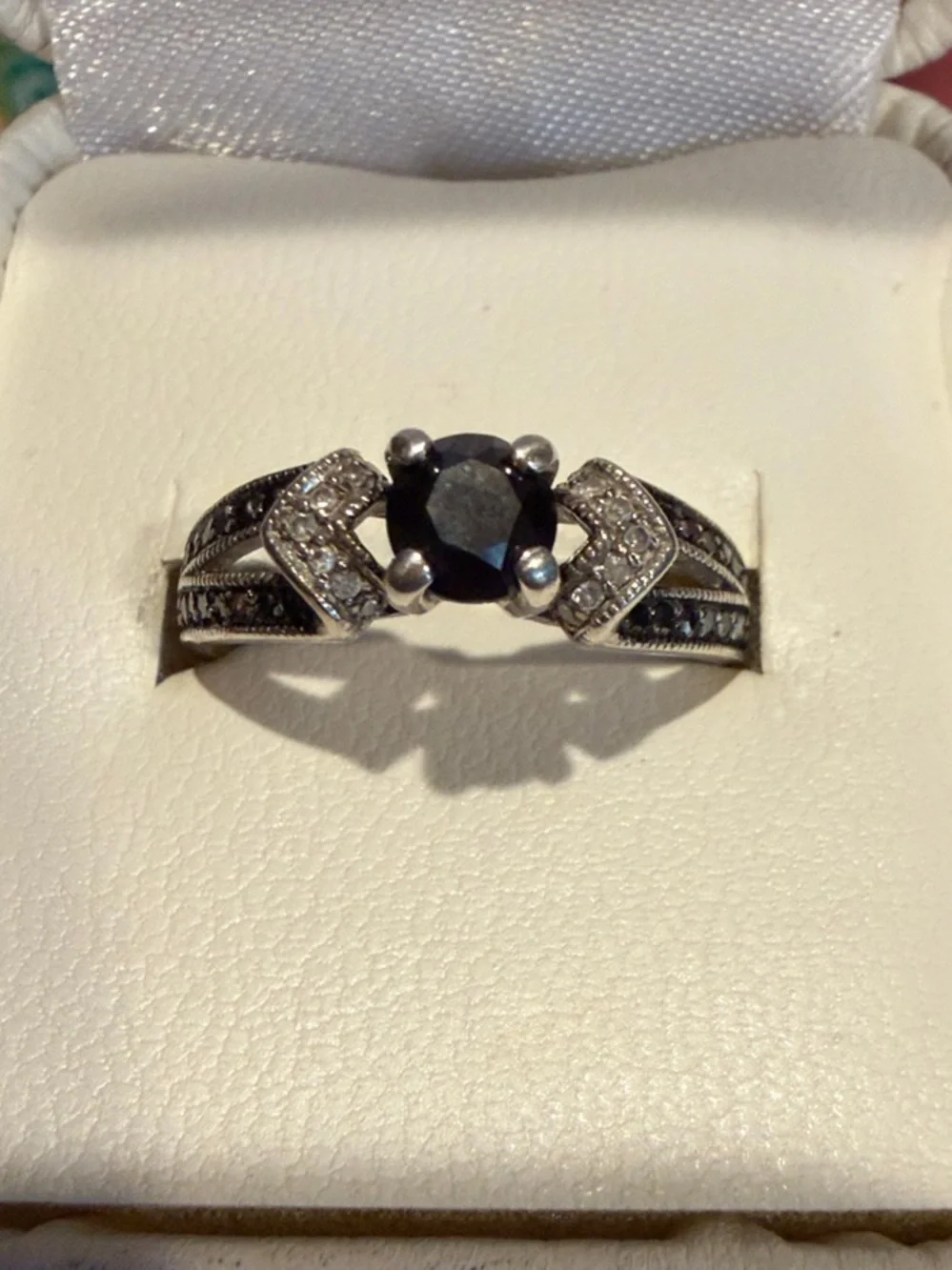 Black Stone and Silver-Tone Accent Ring - Elegant Women's Fashion Ring SZ:8.5